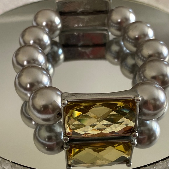 Lia Sophia Statement Stretch Bracelet – Faceted Citrine‑Look Stone & Faux Pearls - Picture 1 of 9